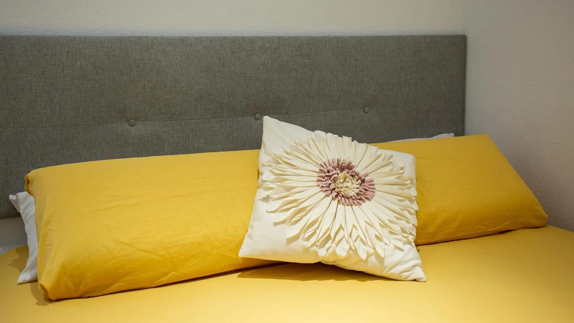 Wish Suite Cervantes Sevilla Apartment