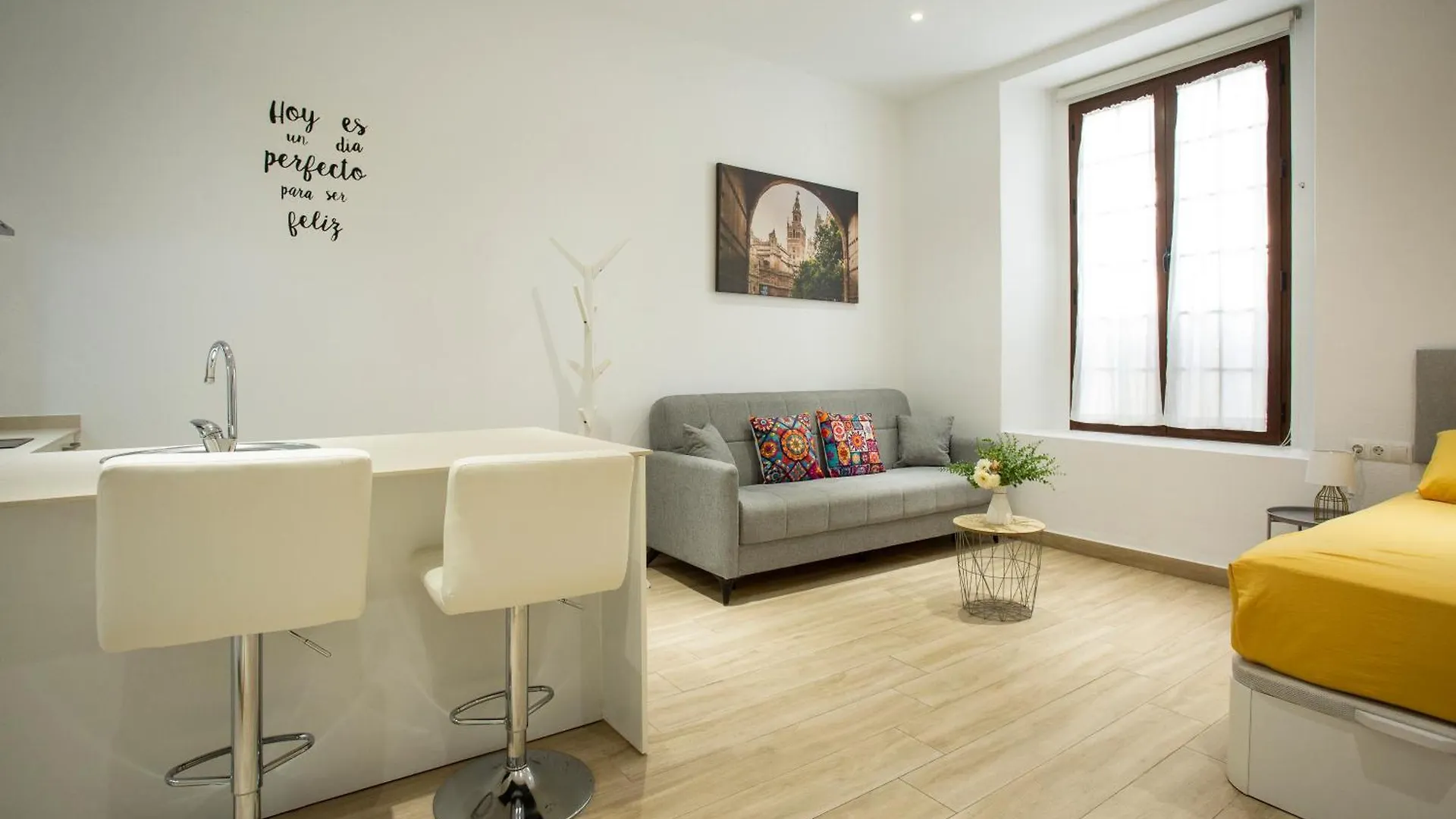 Wish Suite Cervantes Sevilla Apartment